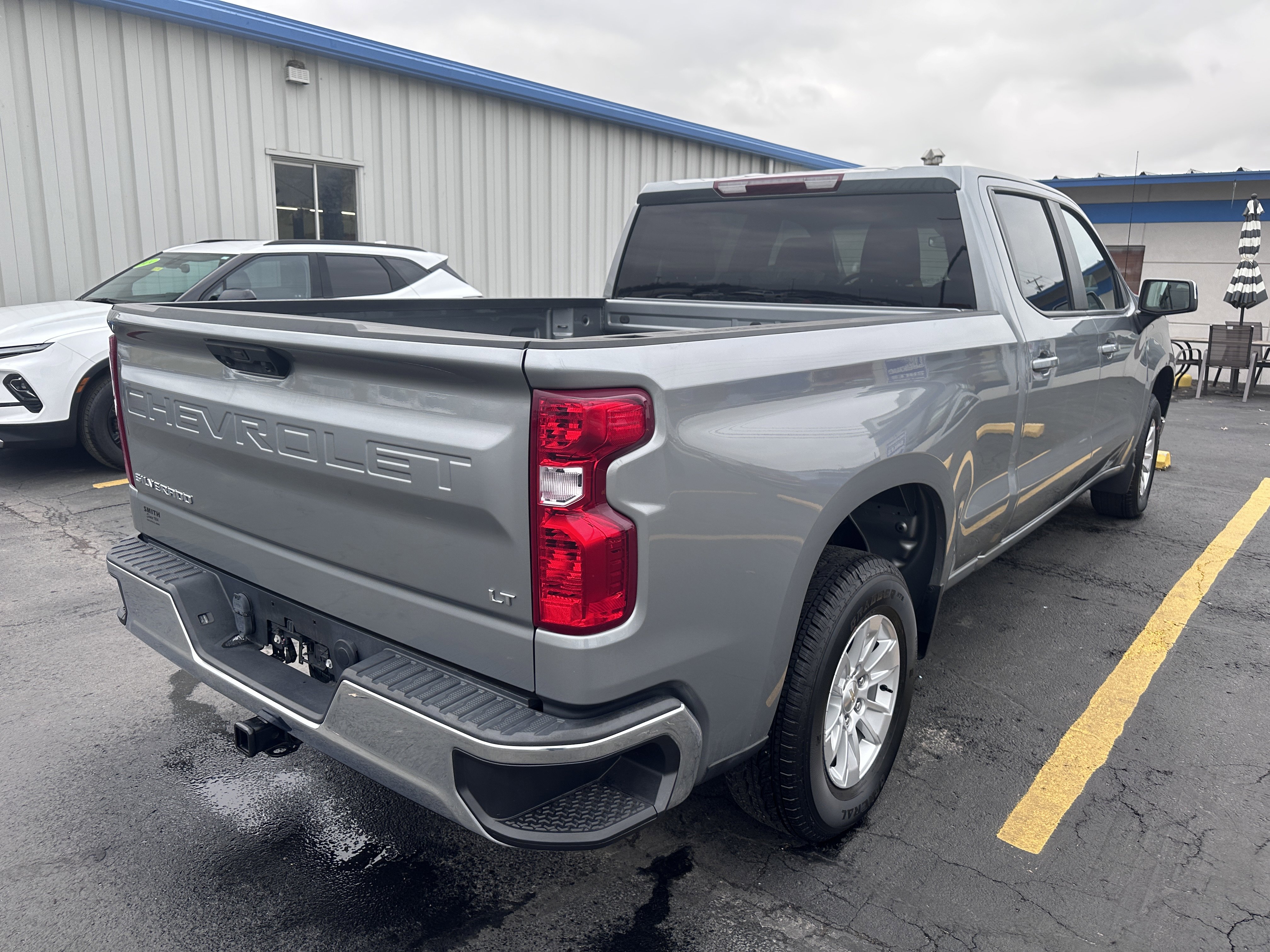 Used 2023 Chevrolet Silverado 1500 LT image 3