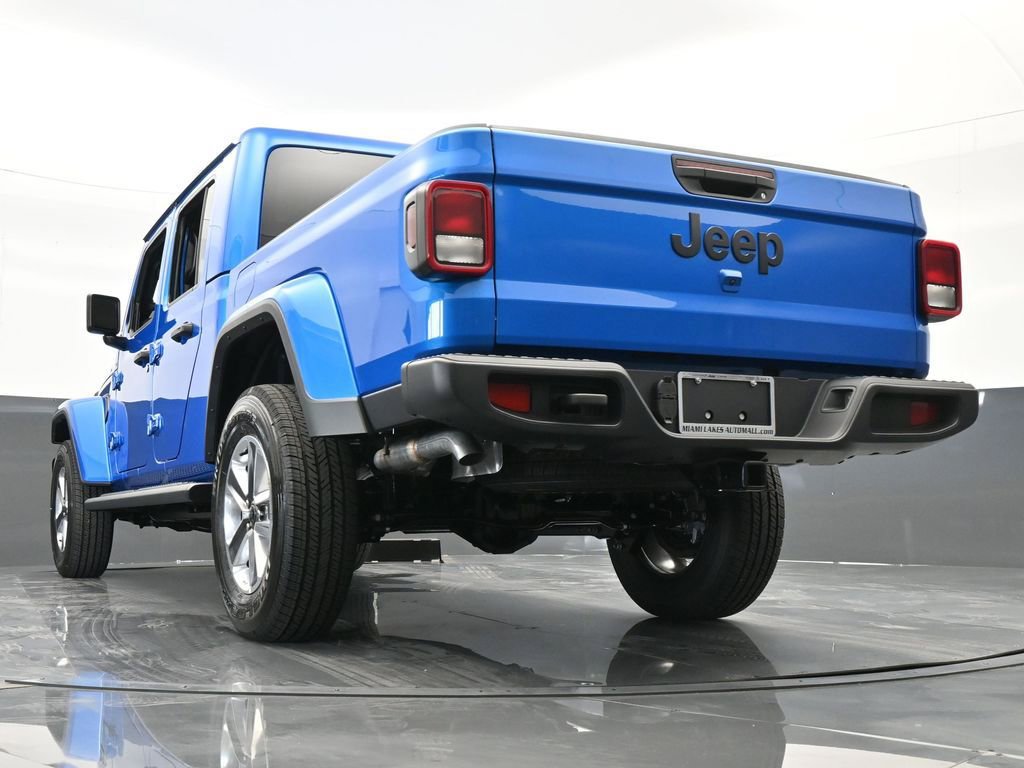 Used 2024 Jeep Gladiator Sport w/ Premium Package image 24