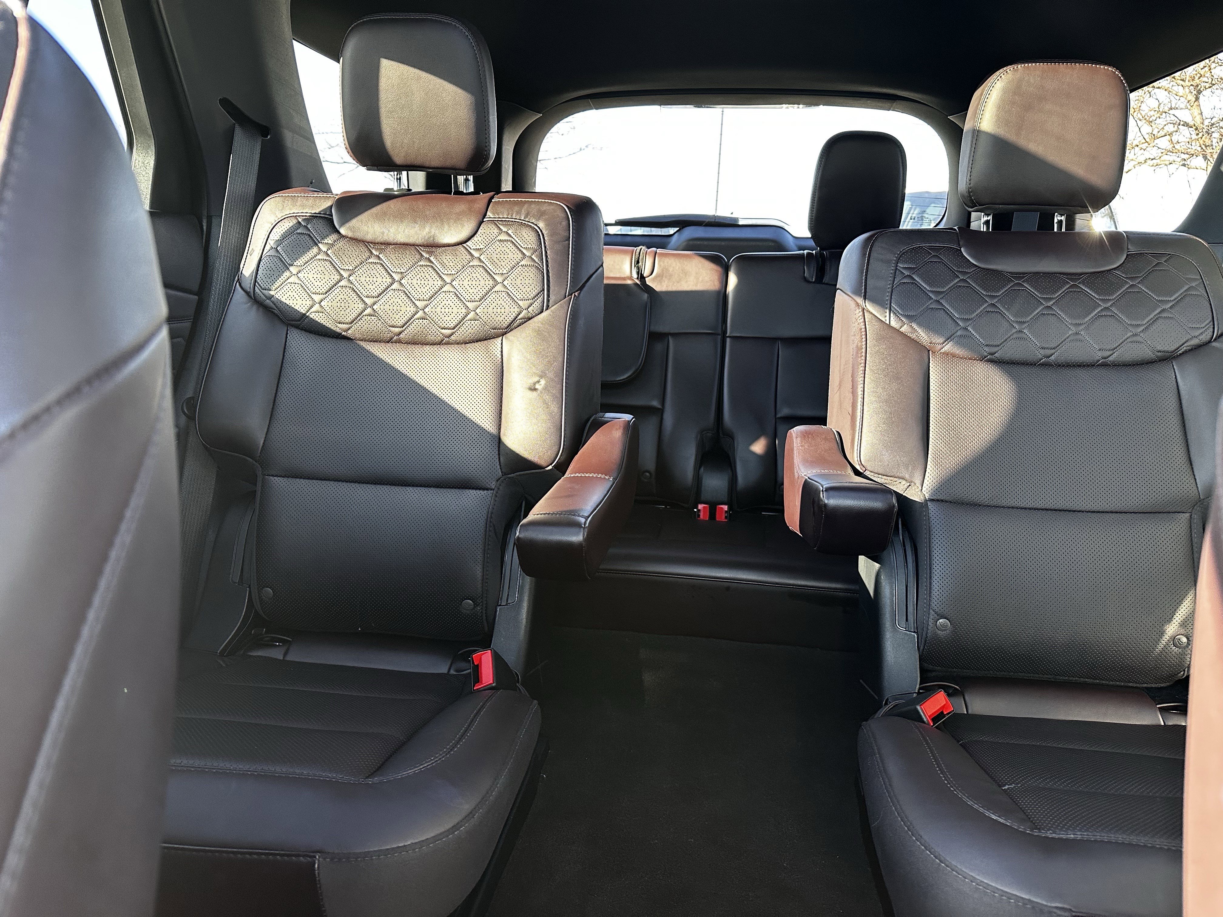 Certified 2025 Ford Explorer Platinum w/ LUX Leather Package image 13