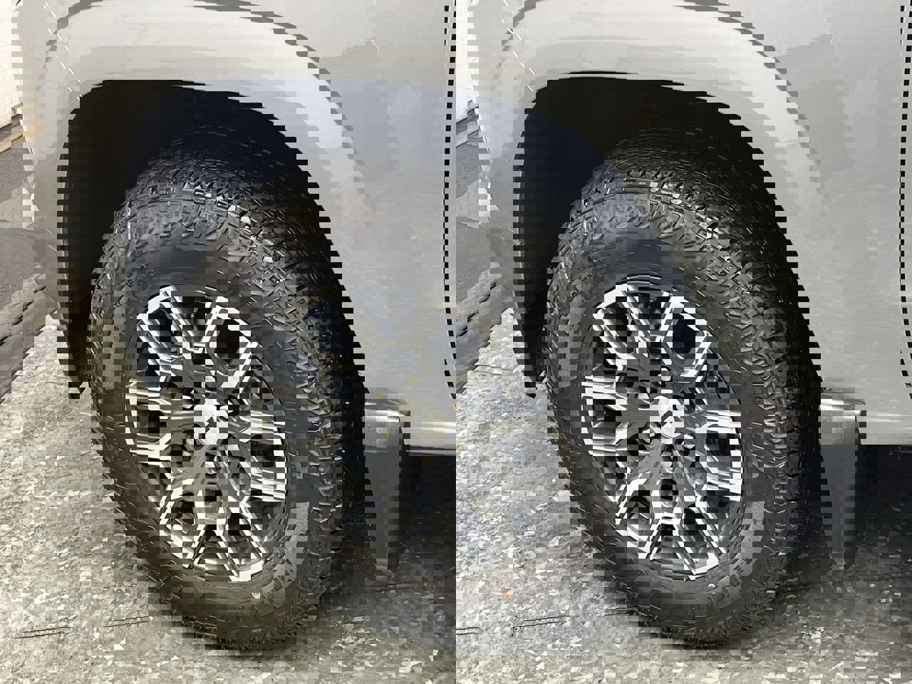 Certified 2023 Chevrolet Colorado Z71 w/ Z71 Convenience Package 2 image 35