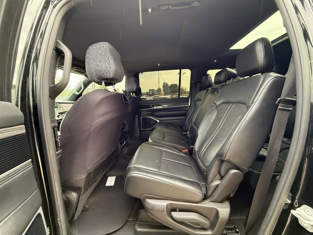 Used 2022 Jeep Wagoneer Series II w/ Premium Group I AWD/4WD image 7