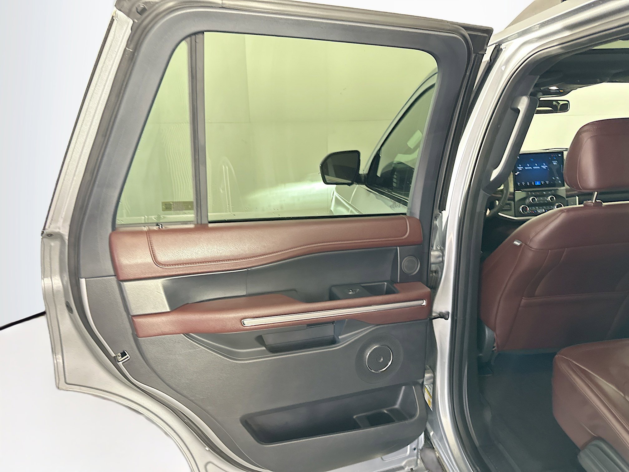 Used 2024 Ford Expedition Limited image 27