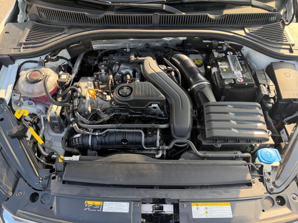 Certified 2022 Volkswagen Jetta SE FWD image 16