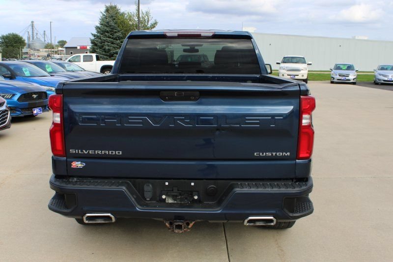 Used 2019 Chevrolet Silverado 1500 Custom w/ Custom Value Package AWD/4WD image 6