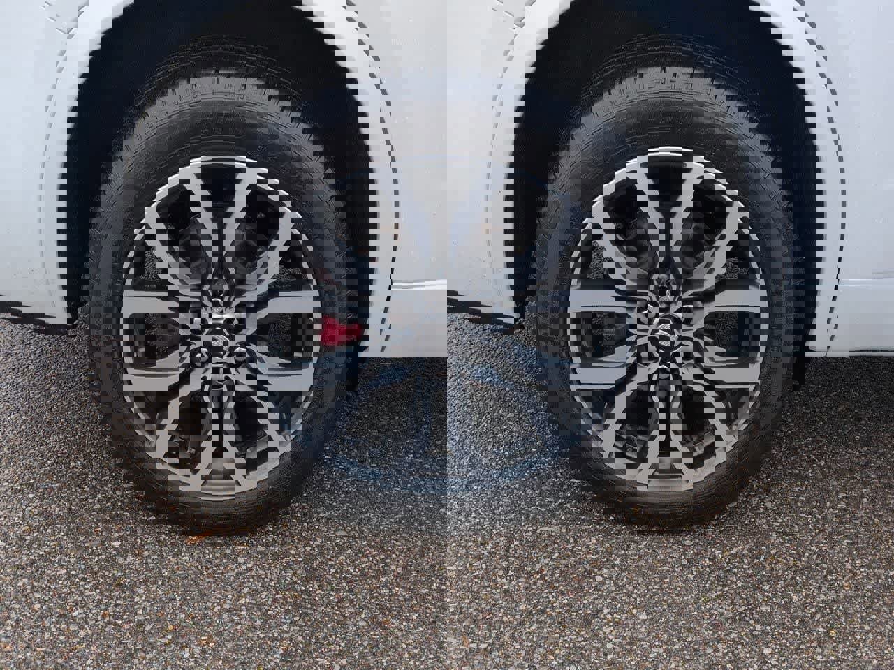 Used 2025 Cadillac XT6 Sport w/ LPO, Floor Liner Package image 13