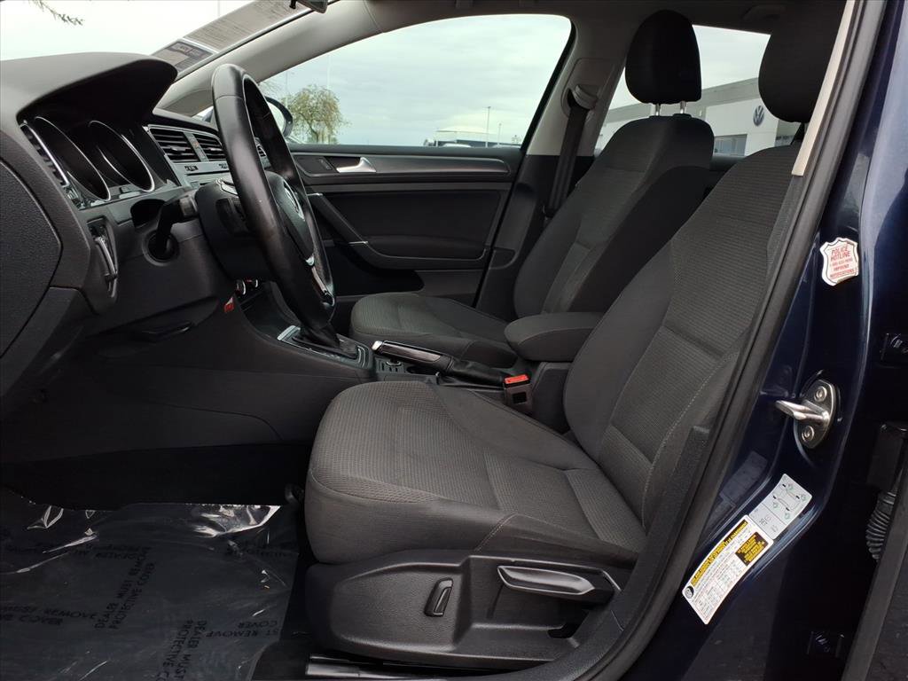 Used 2018 Volkswagen Golf S image 18