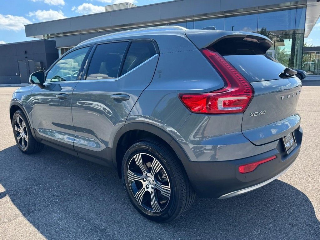 Used 2022 Volvo XC40 T5 Inscription image 5