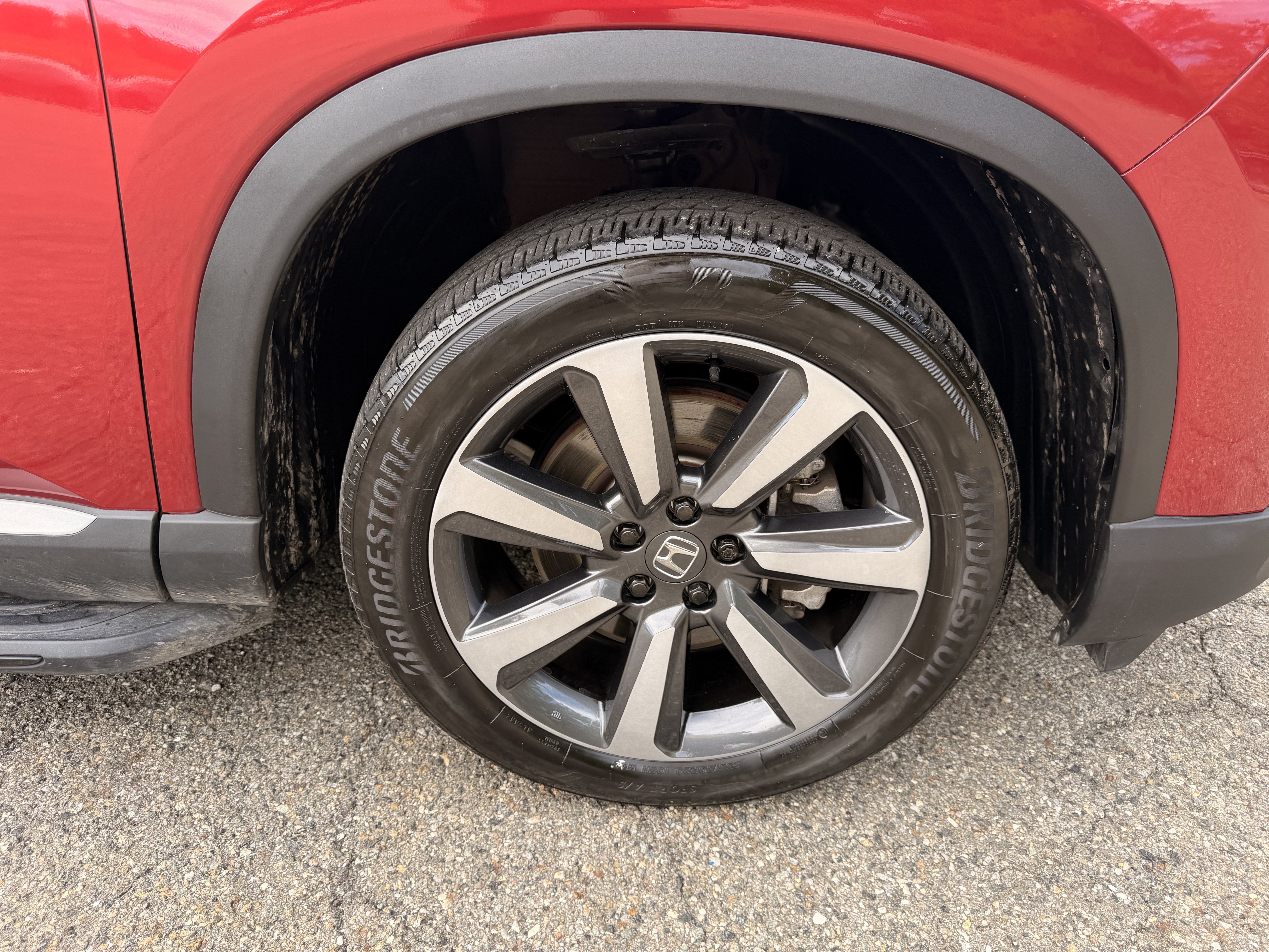 Used 2025 Honda Pilot Touring image 10