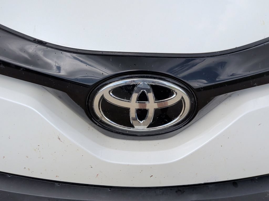 Used 2020 Toyota C-HR LE FWD image 9
