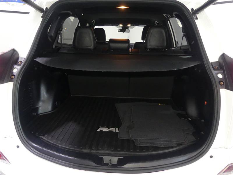 Used 2016 Toyota RAV4 SE w/ Advanced Technology Package AWD/4WD image 9