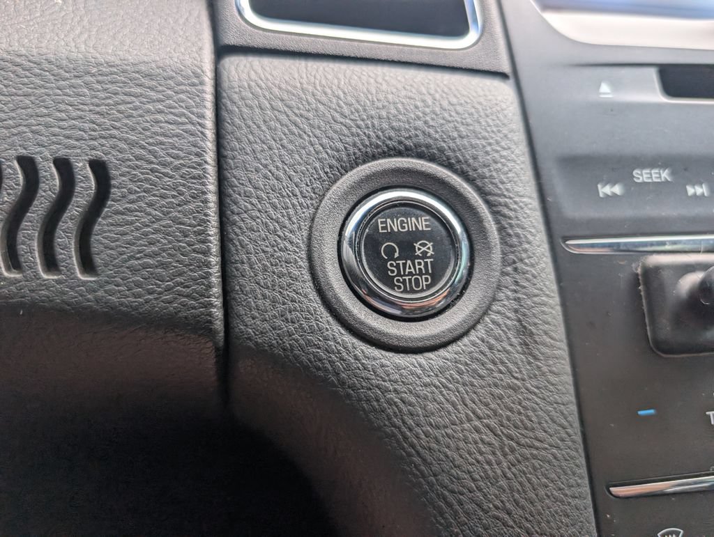 Used 2019 Ford Taurus SEL w/ Equipment Group 201A FWD image 18
