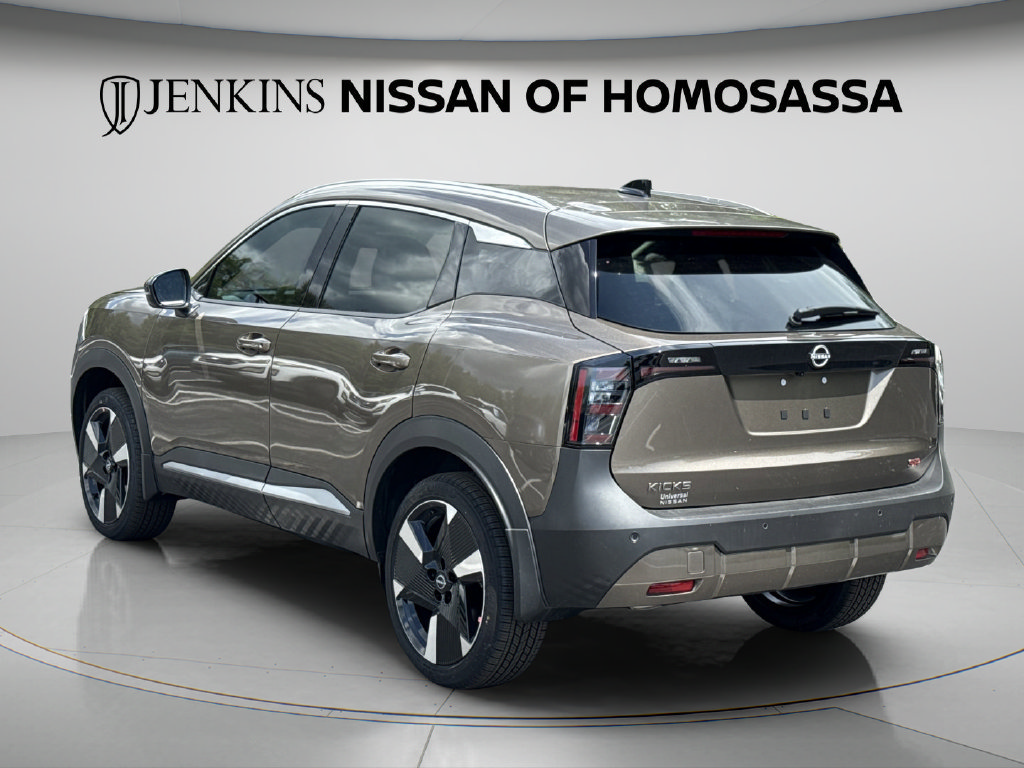 New 2026 Nissan Kicks SR w/ SR Premium Package FWD image 6