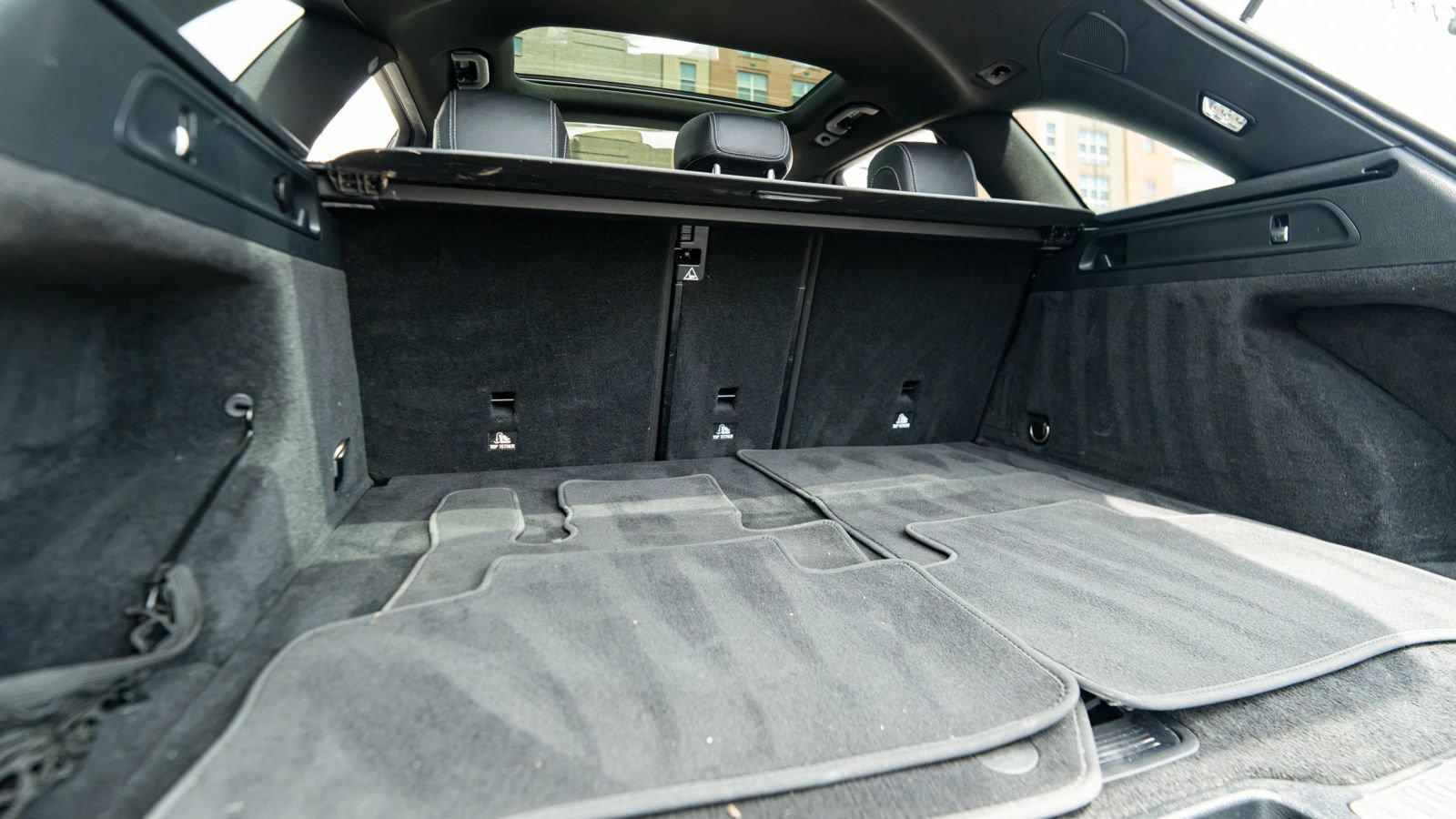 Used 2019 Mercedes-Benz GLC 300 4MATIC w/ Premium Package image 22
