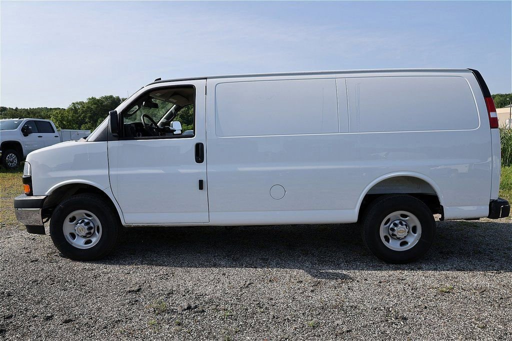 New 2025 Chevrolet Express 2500 w/ Driver Convenience Package RWD image 4