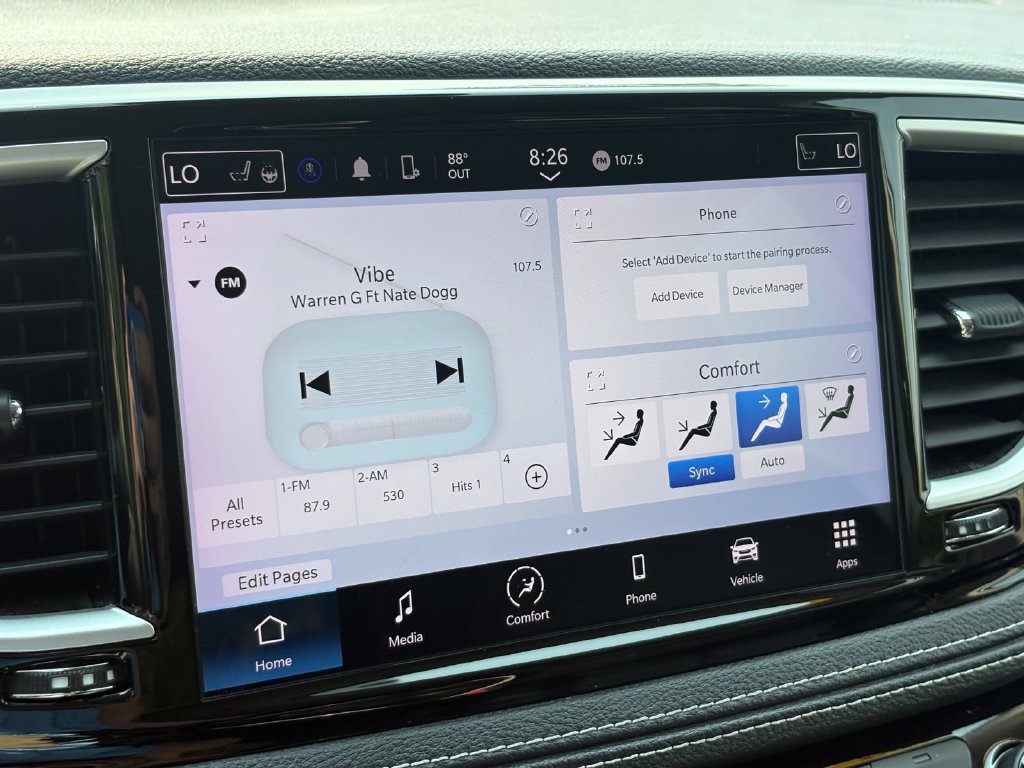Used 2023 Chrysler Pacifica Touring-L FWD image 33