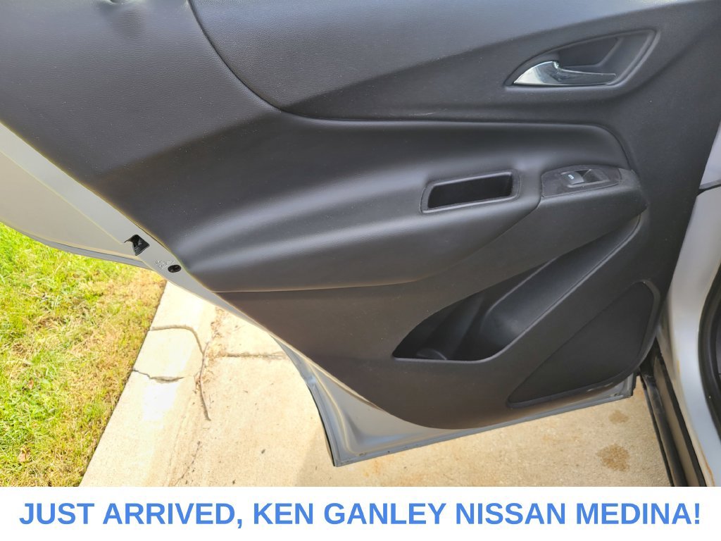 Used 2019 Chevrolet Equinox LT FWD image 16