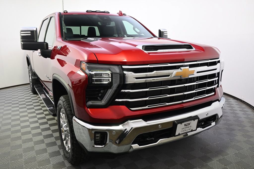 Used 2025 Chevrolet Silverado 3500 LTZ w/ LTZ Premium Package image 9