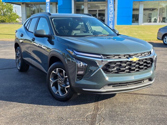 New 2026 Chevrolet Trax LT w/ Driver Confidence Package FWD video 2
