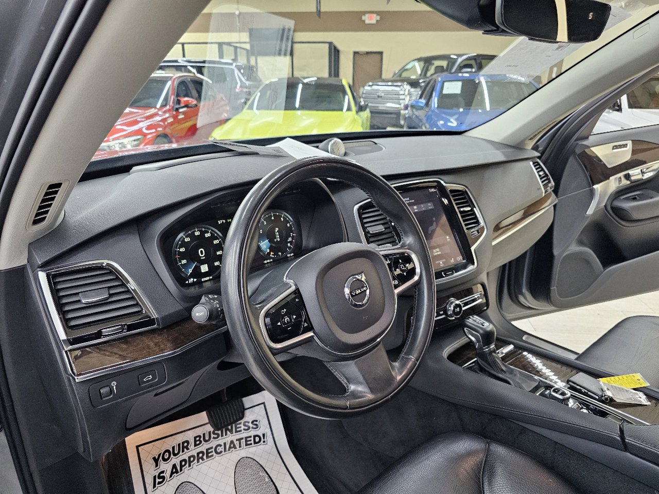 Used 2016 Volvo XC90 T6 Momentum w/ Momentum Plus Package image 21