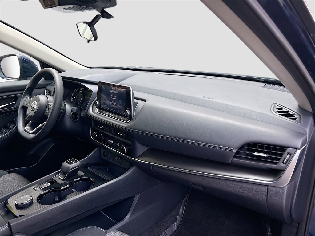 Used 2024 Nissan Rogue SV image 27