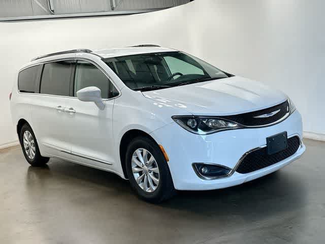 Used 2019 Chrysler Pacifica Touring-L FWD image 34
