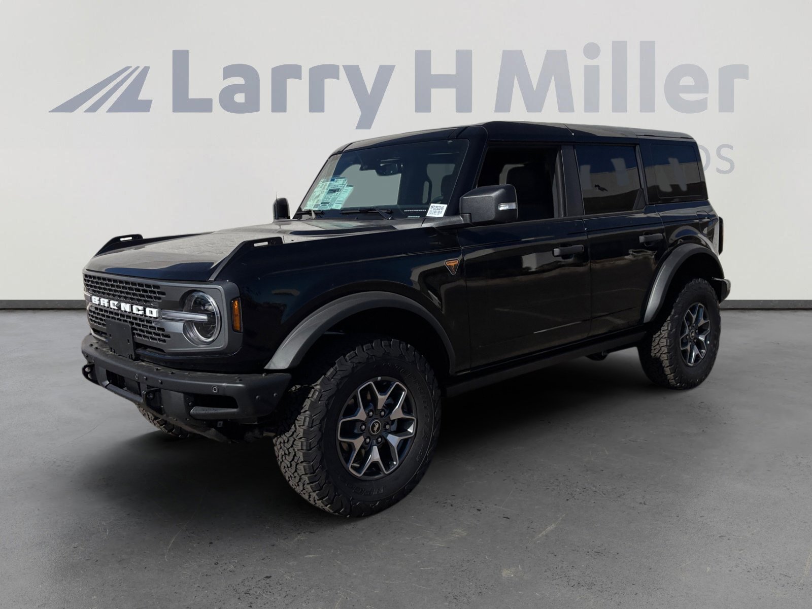 New 2025 Ford Bronco Badlands image 1