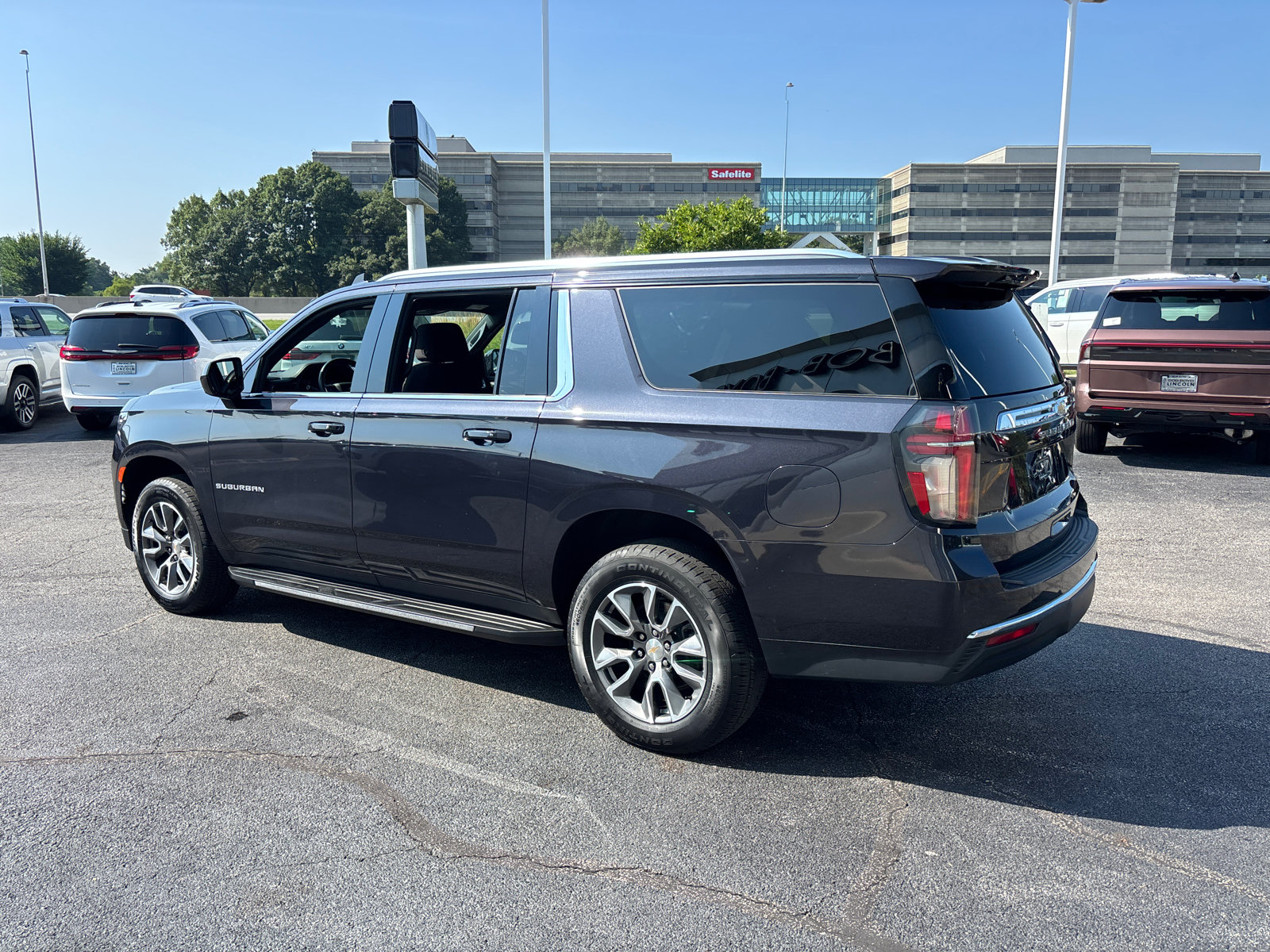 Used 2024 Chevrolet Suburban LS w/ Driver Alert Package AWD/4WD image 5
