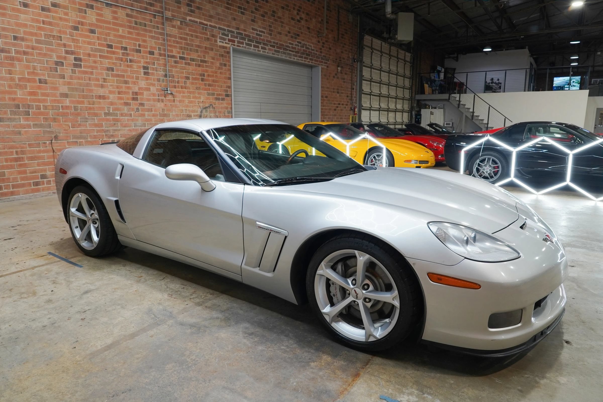 Used 2010 Chevrolet Corvette Grand Sport w/ Preferred Equipment Group RWD image 2