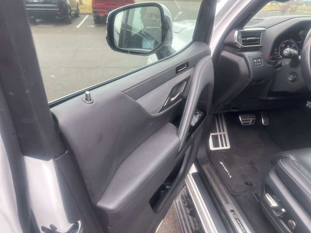 Used 2022 Lexus LX 600 F Sport image 22