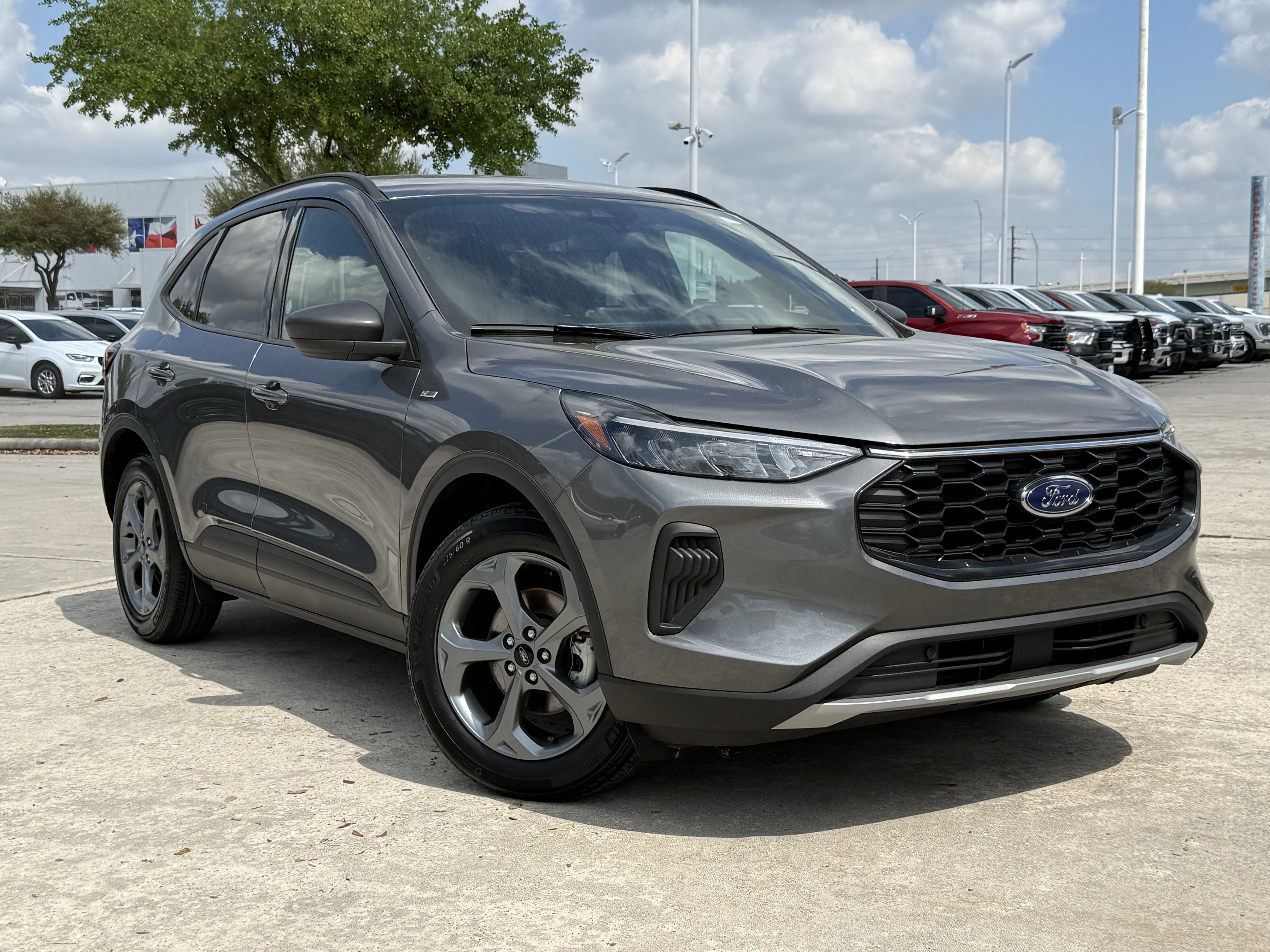 Used 2025 Ford Escape ST-Line image 2