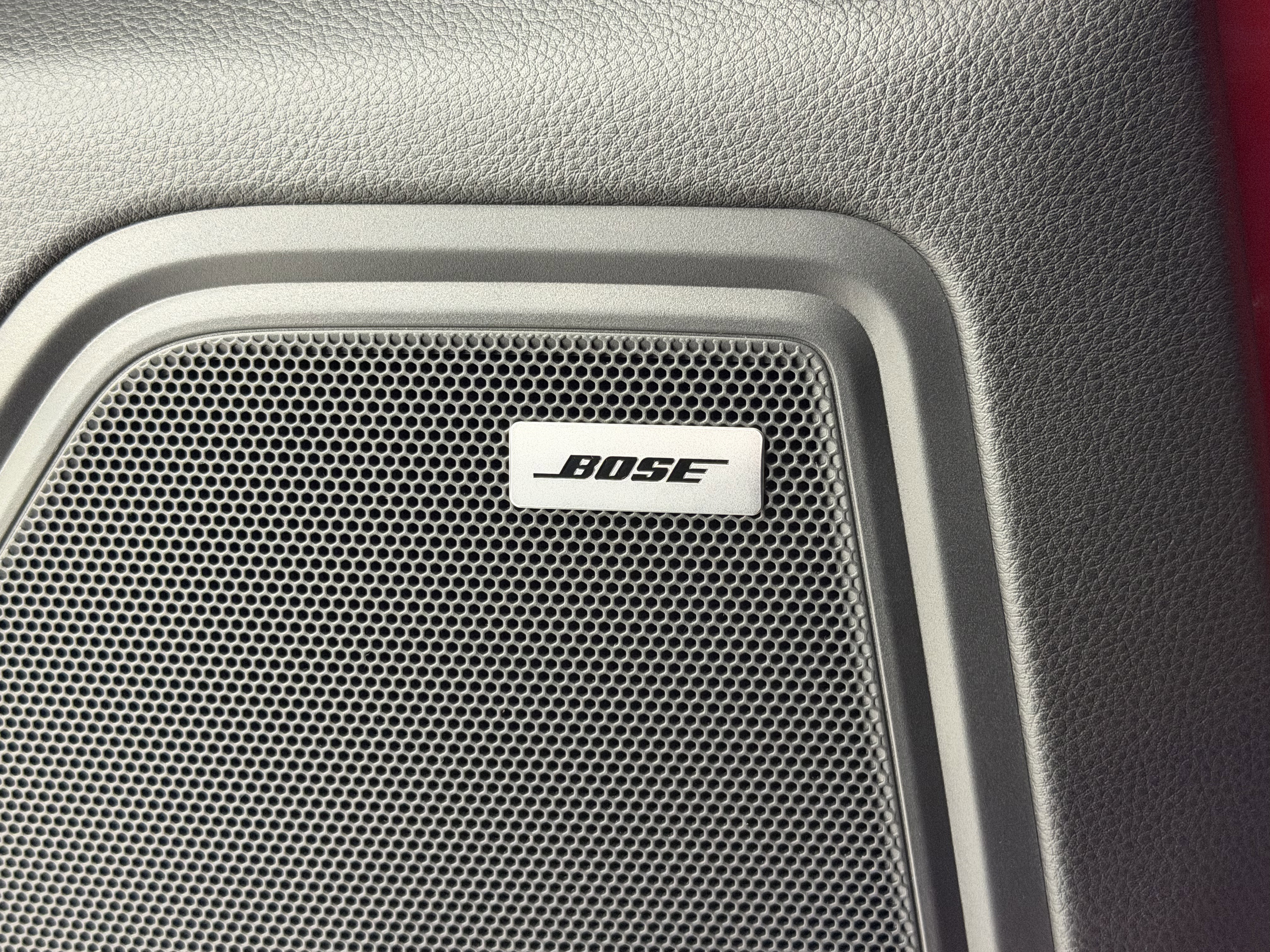 Certified 2024 Porsche Macan image 31