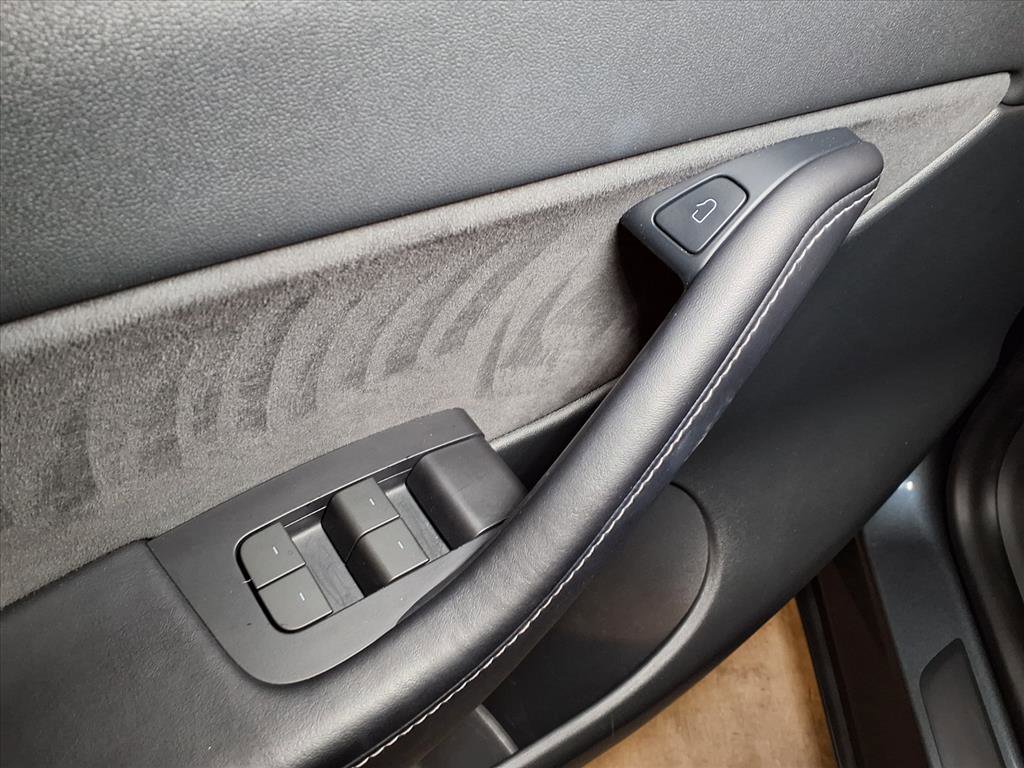 Used 2022 Tesla Model Y Performance image 13