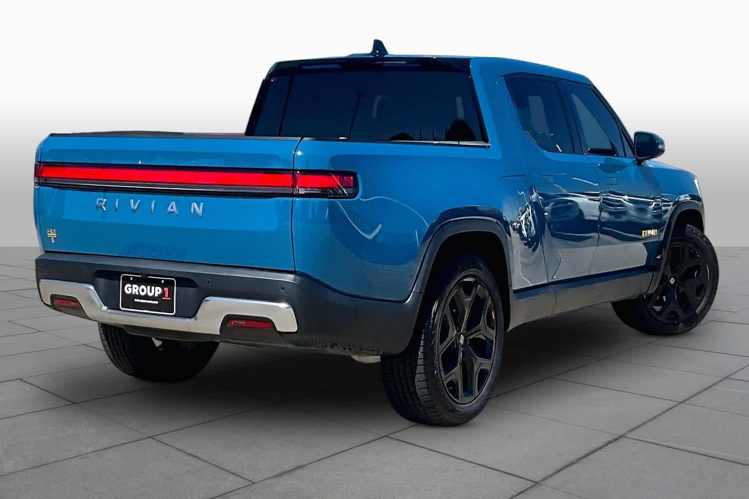 Used 2023 Rivian R1T Adventure AWD/4WD image 11