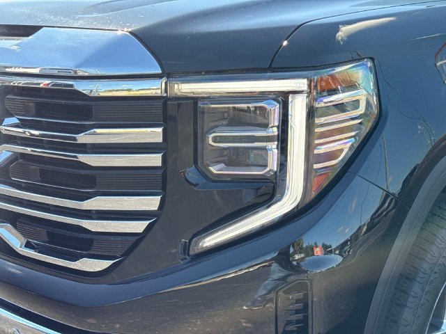 Used 2025 GMC Sierra 1500 SLT w/ SLT Premium Plus Package AWD/4WD image 9