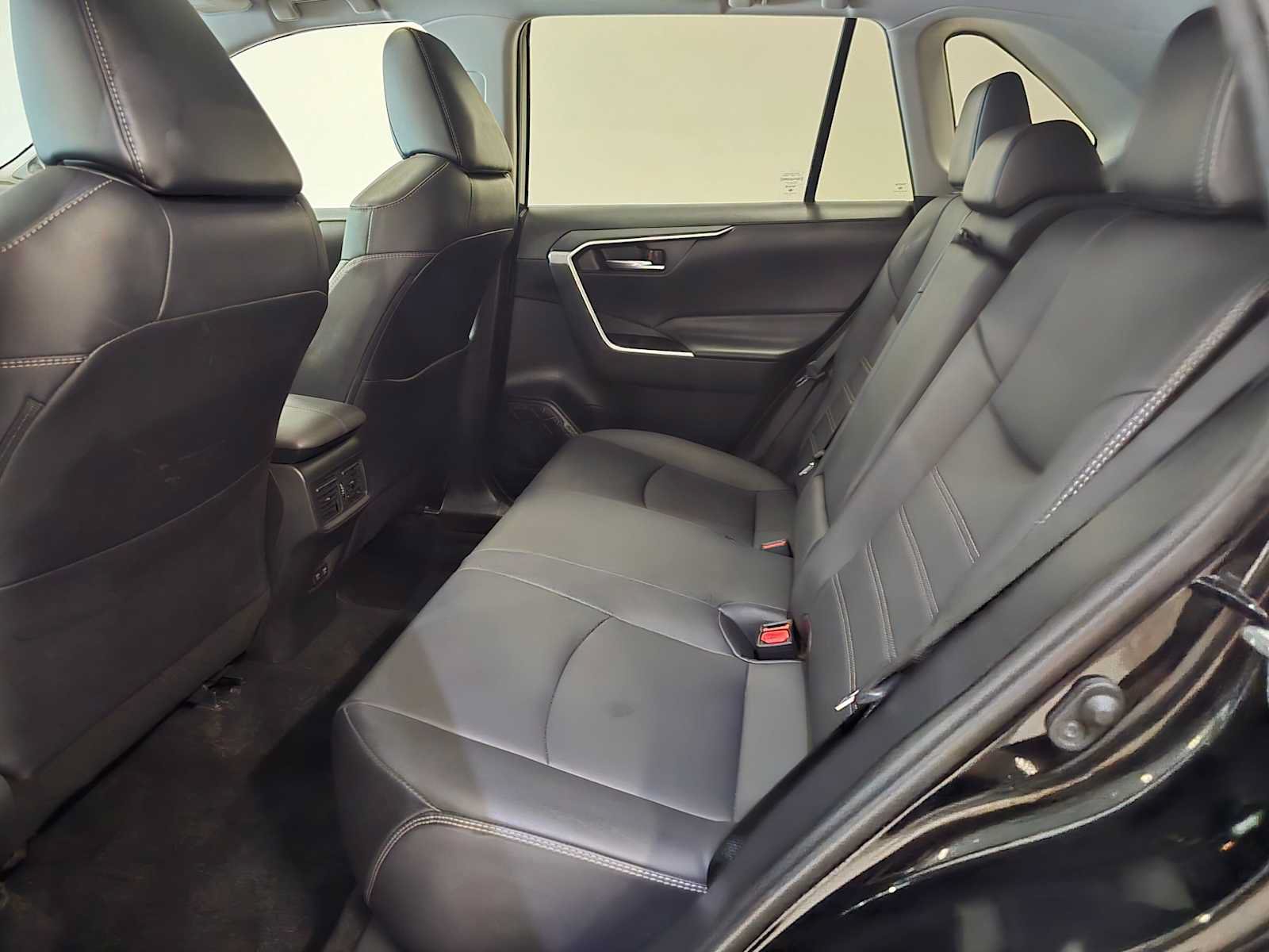 Certified 2021 Toyota RAV4 XLE Premium AWD/4WD image 22