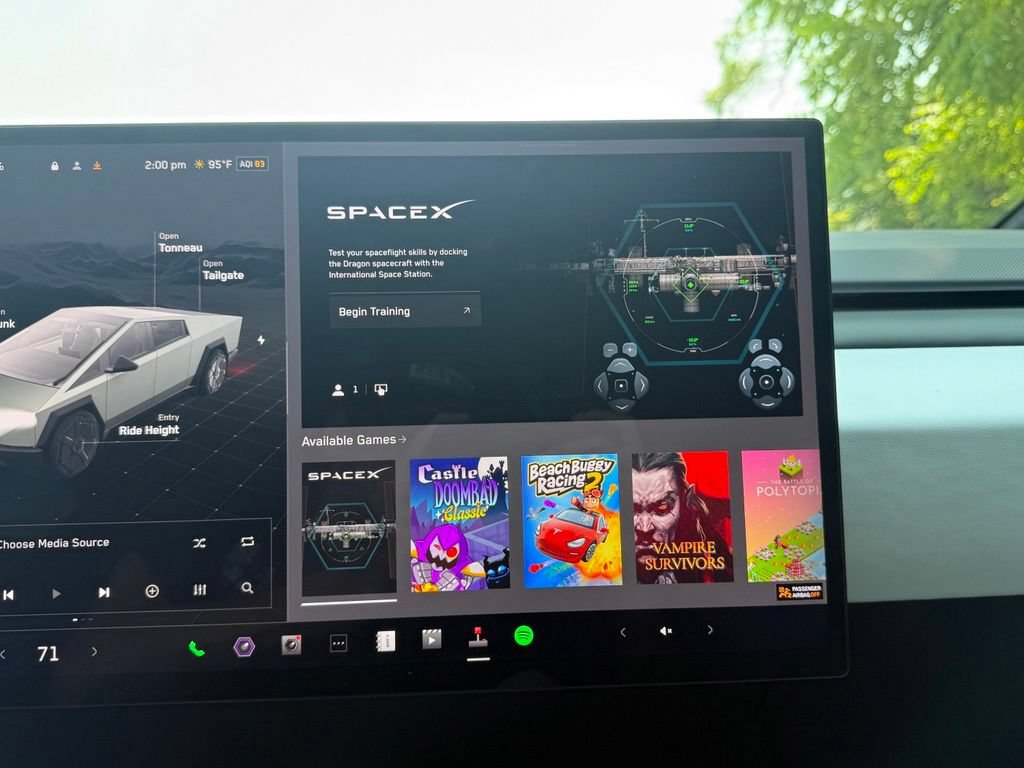 Used 2024 Tesla Cybertruck AWD Crew Cab image 24