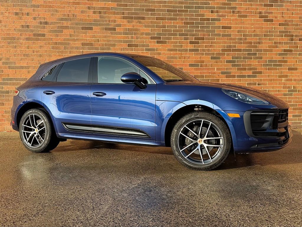 Certified 2024 Porsche Macan image 9
