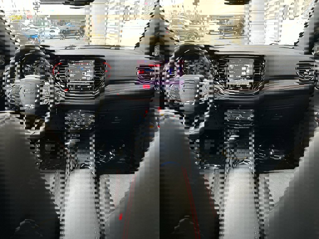 Used 2025 Dodge Durango GT image 19