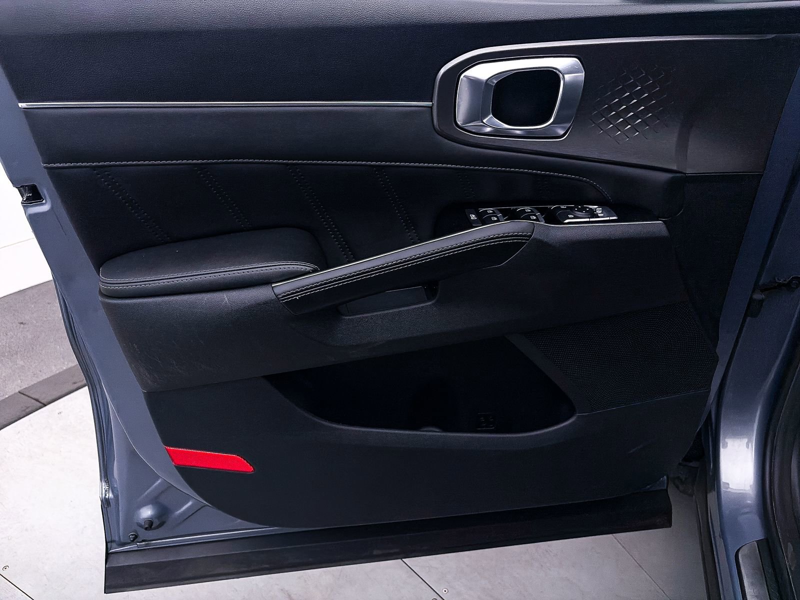 Certified 2023 Kia Sorento SX image 16