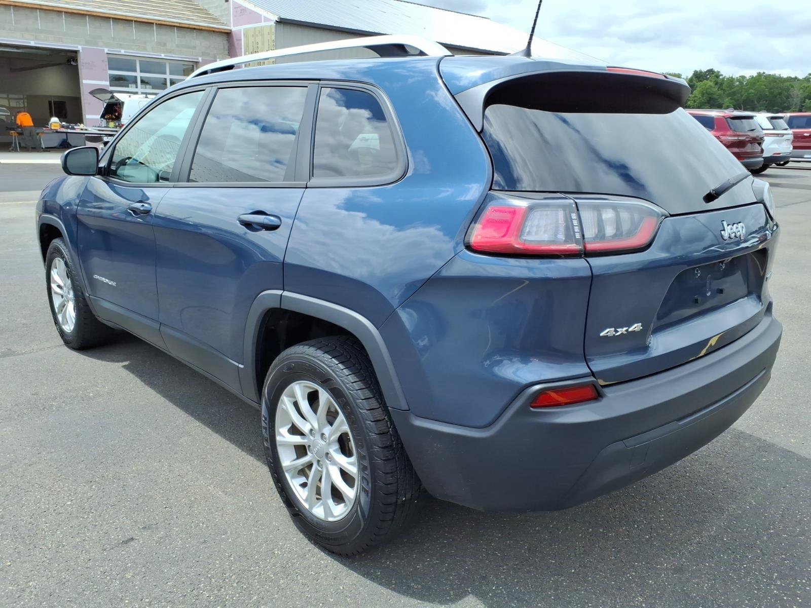Used 2020 Jeep Cherokee Latitude AWD/4WD image 7