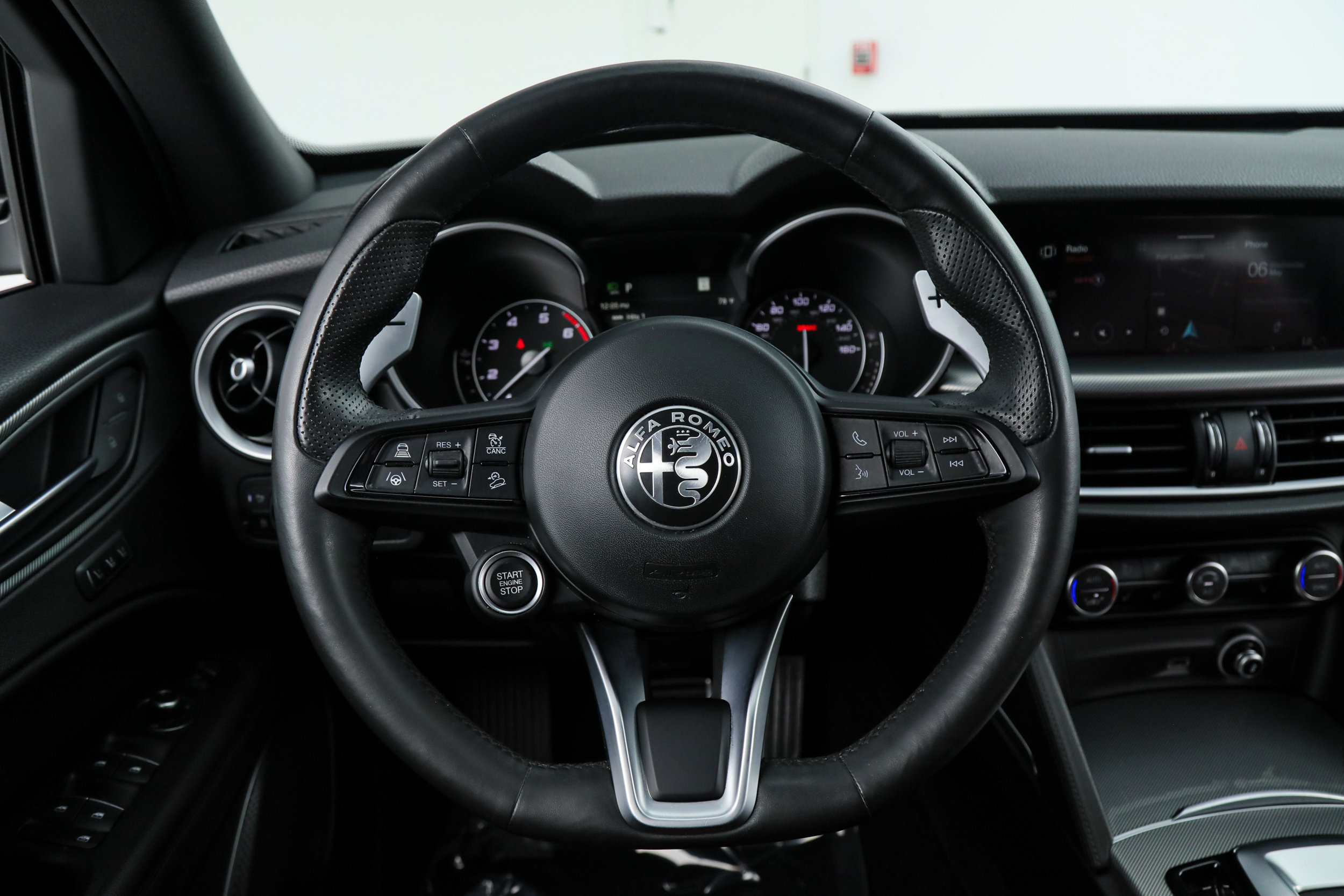 Used 2022 Alfa Romeo Stelvio Veloce AWD/4WD image 20