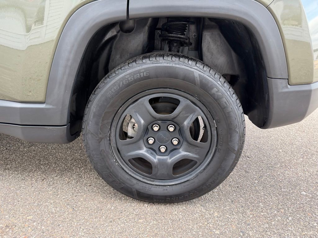 Used 2017 Jeep Compass Sport w/ Cold Weather Group image 10