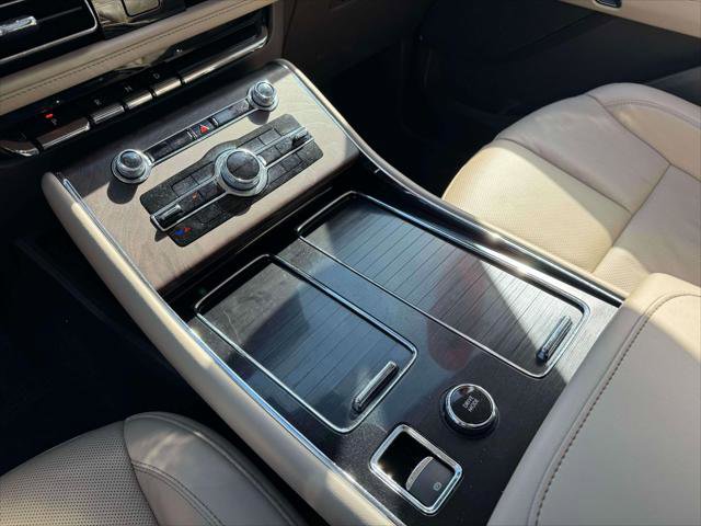 Used 2023 Lincoln Aviator Reserve w/ Elements Package Plus AWD/4WD image 32