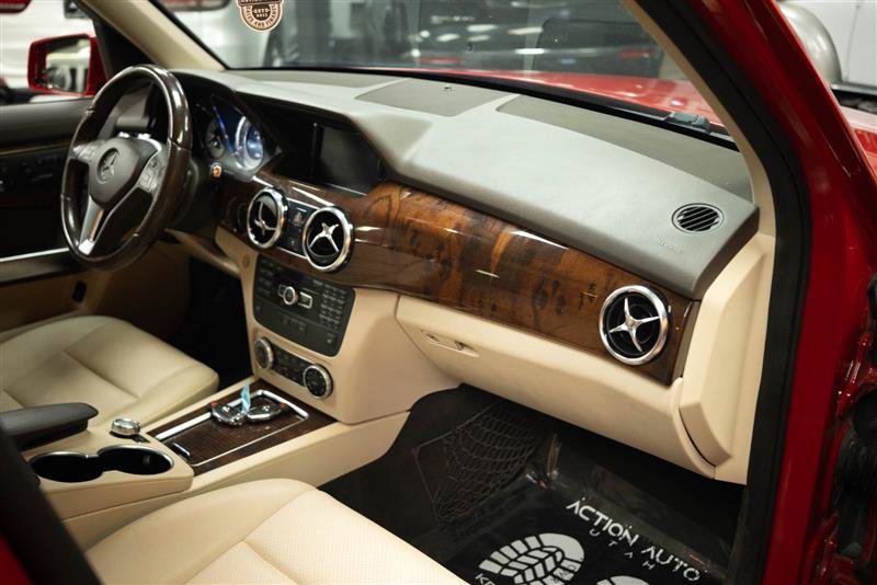 Used 2014 Mercedes-Benz GLK 350 4MATIC image 14