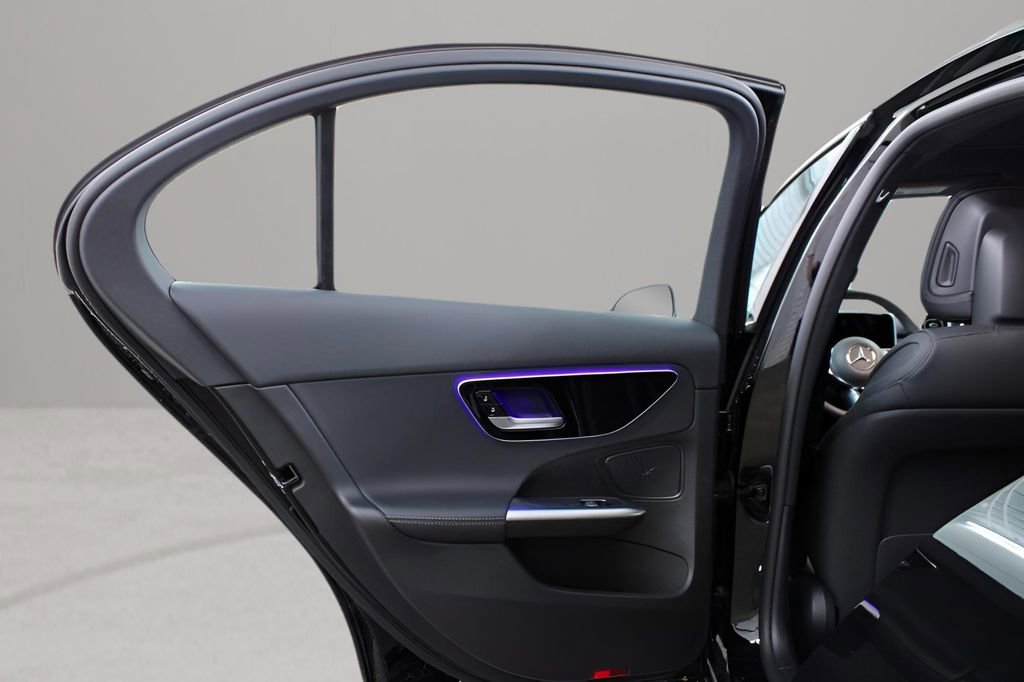 Used 2025 Mercedes-Benz C 300 Sedan image 21