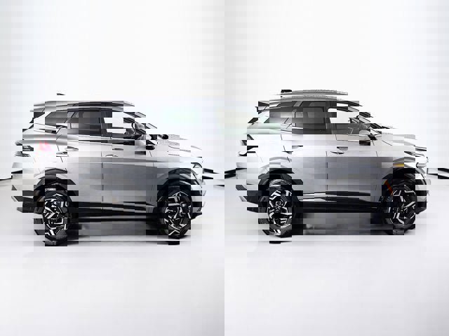 Certified 2025 Kia Sportage LX image 4