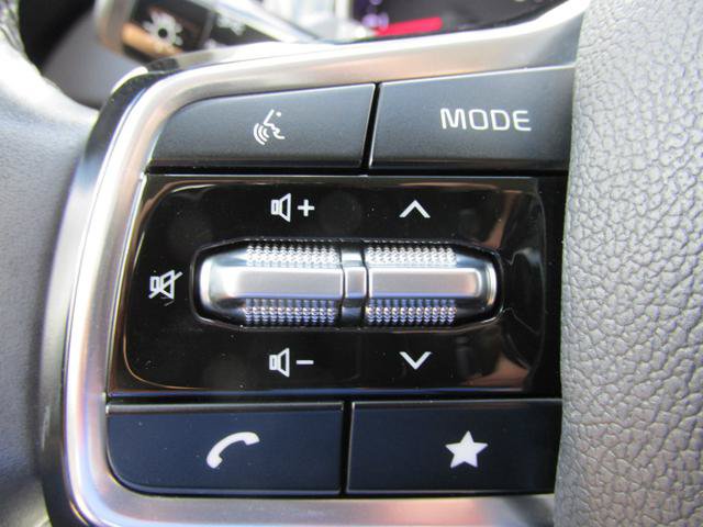 Used 2024 Kia Carnival EX FWD image 16
