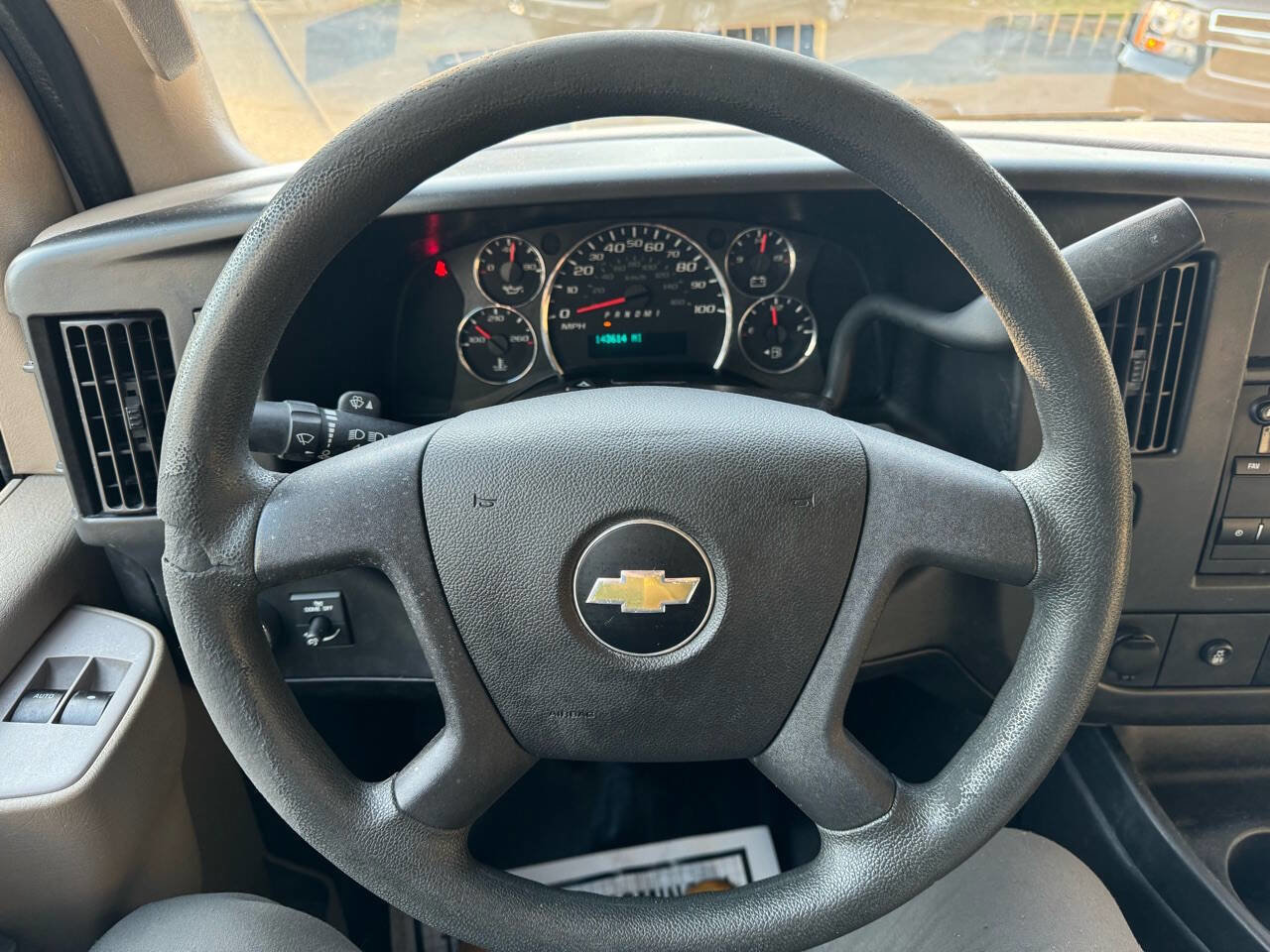 Used 2017 Chevrolet Express 2500 image 13