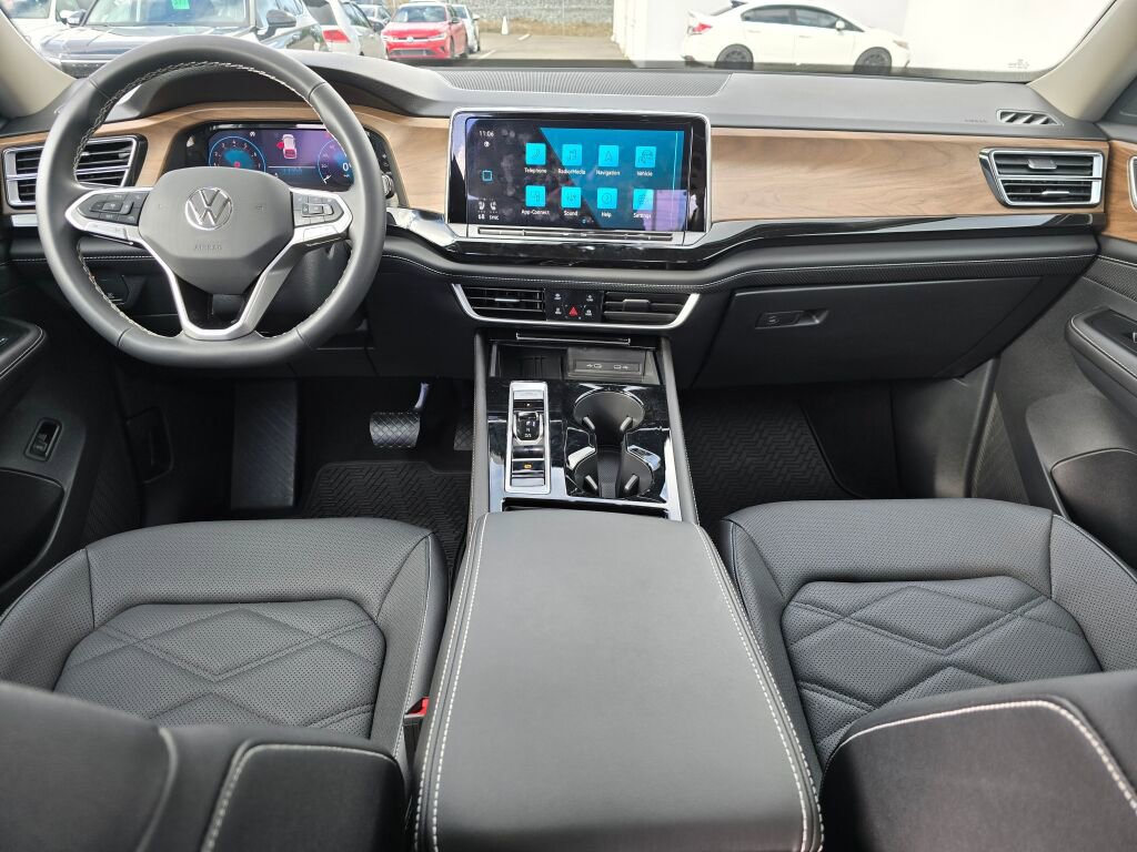 New 2025 Volkswagen Atlas SE image 17