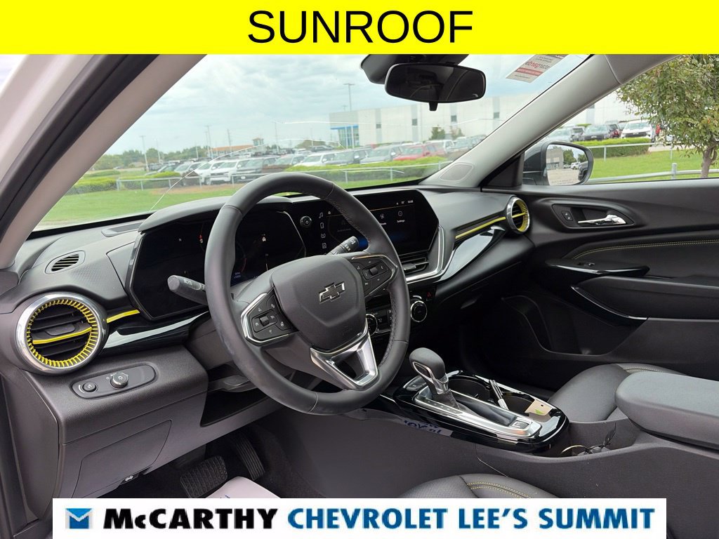 Used 2025 Chevrolet Trax ACTIV w/ Sunroof Package FWD image 47